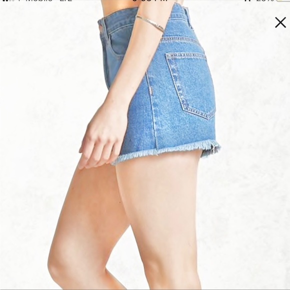 Forever 21 Blue denim Size 30 fringed hem shorts New With Tag NWT - Picture 5 of 12